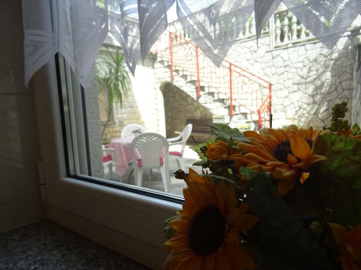 Apartman Iris S Terasom Rijeka Exterior foto