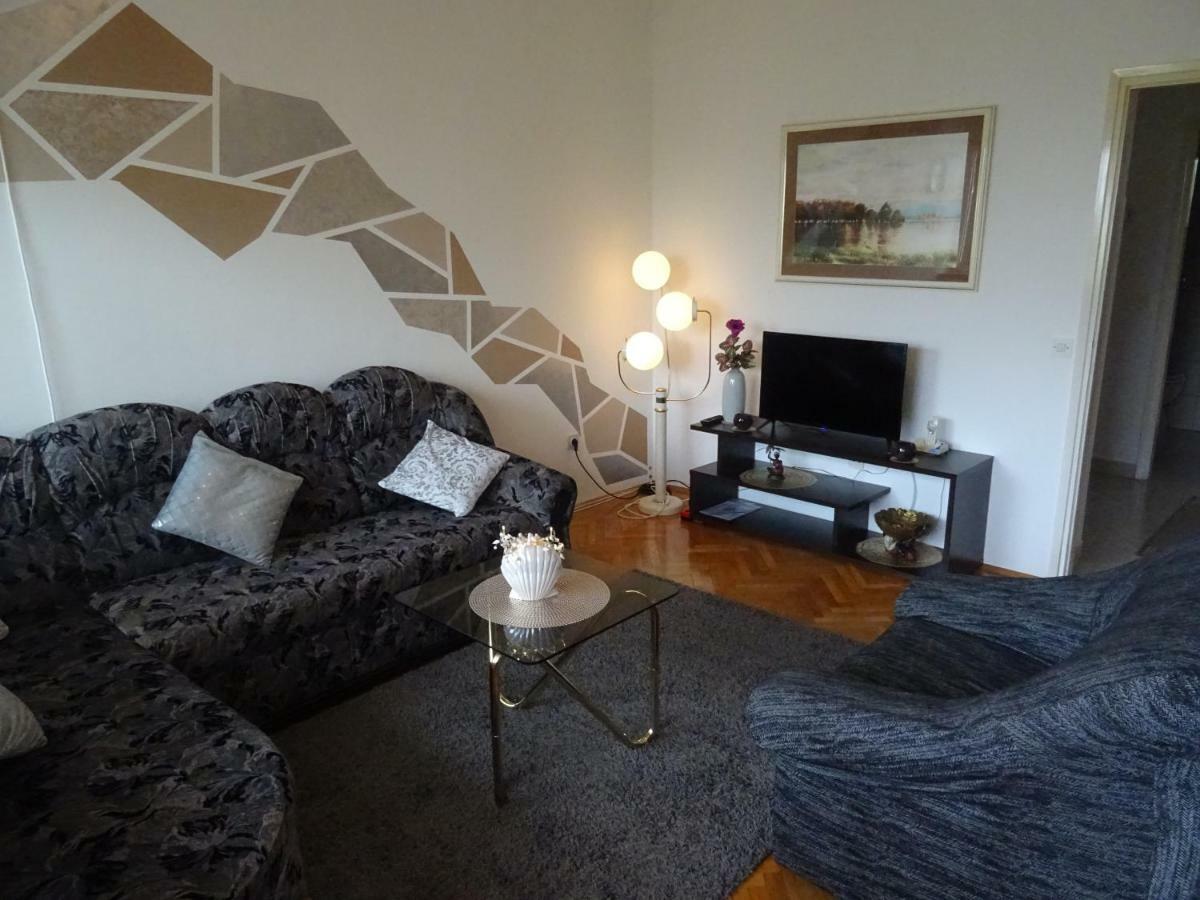 Apartman Iris S Terasom Rijeka Exterior foto