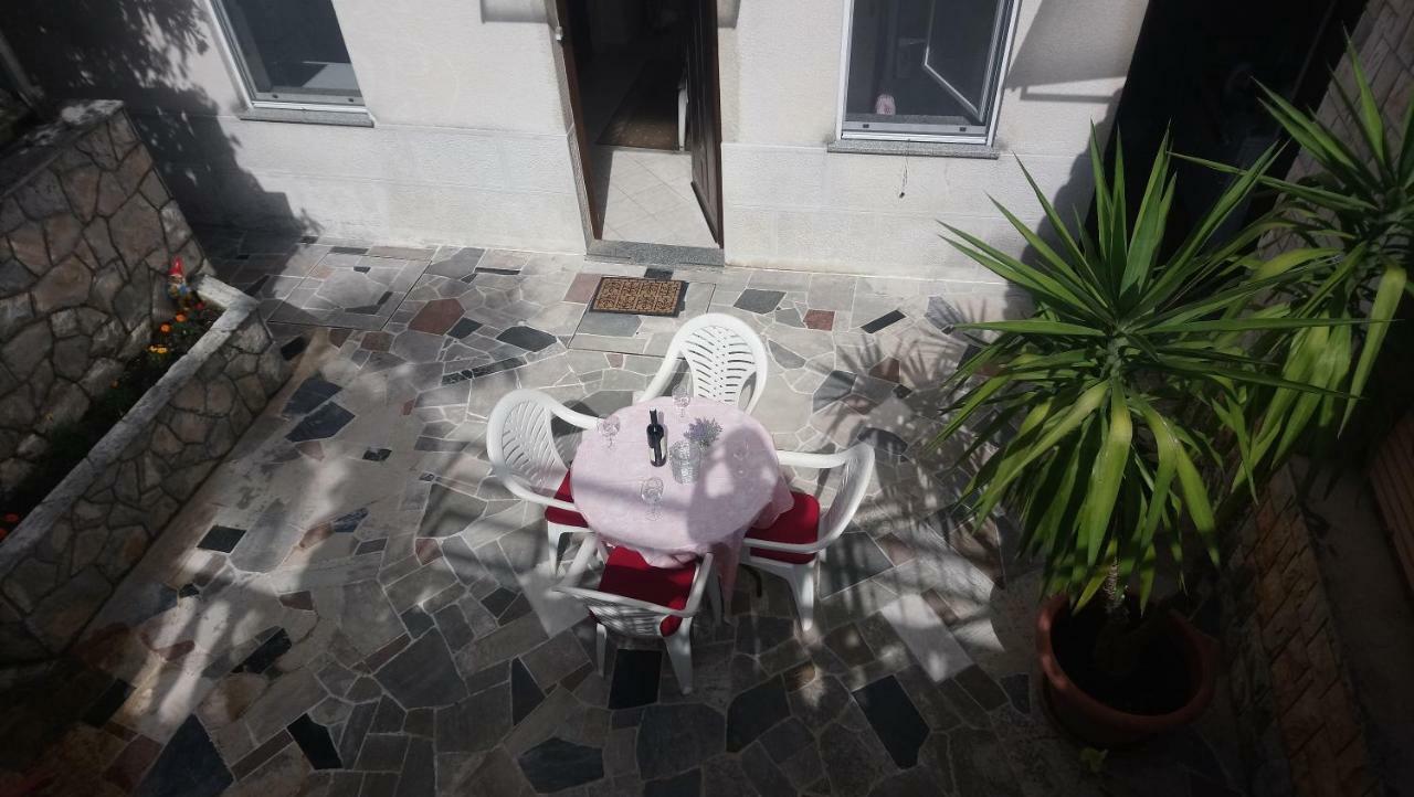 Ferienwohnung Apartman Iris S Terasom Rijeka Exterior foto